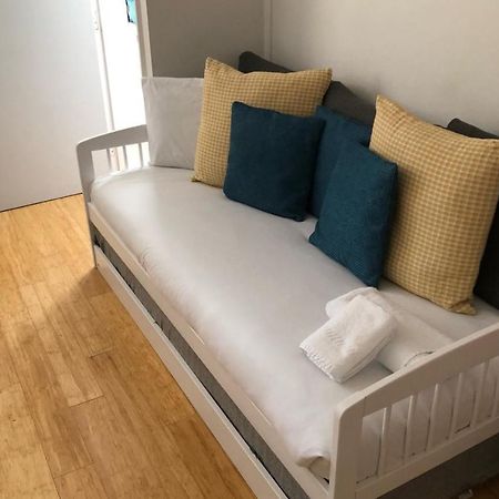 Trendy 1 Bedroom Apartment In The Heart Of Лондон Экстерьер фото